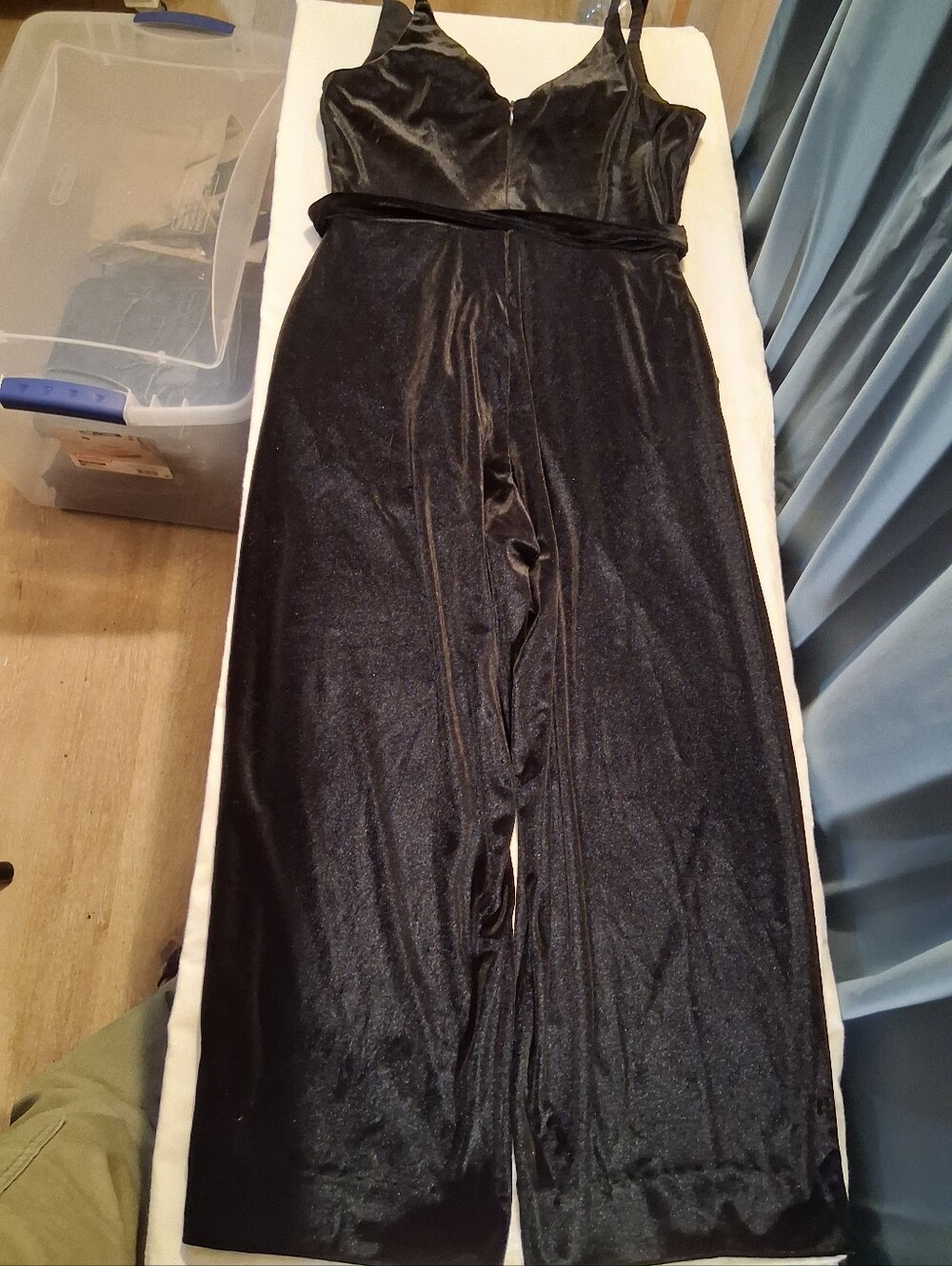 BANANA REPUBLIC Black Velvet Wide-Leg Jumpsuit with tie at Waist Belt - Picture 2 of 6